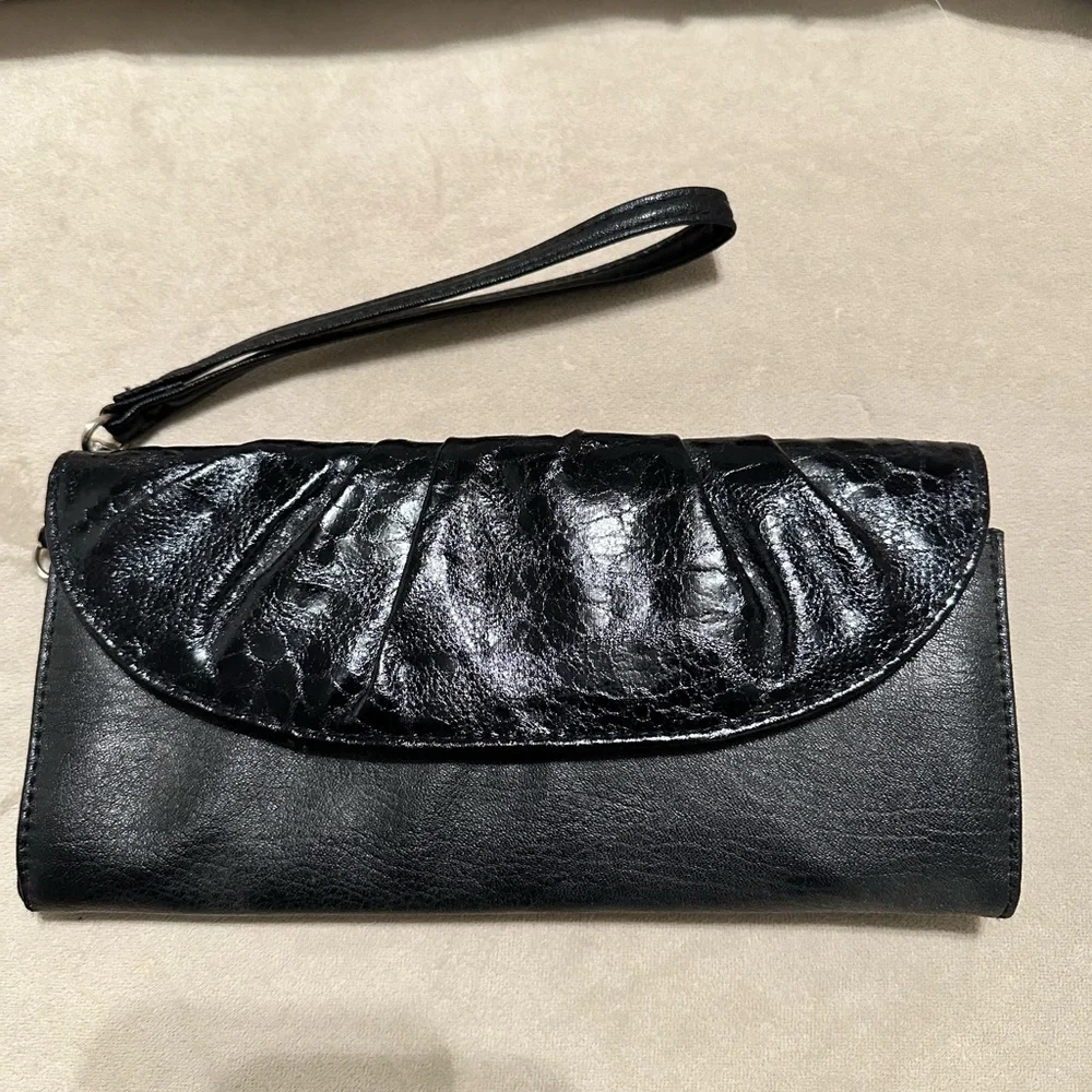 Black clutch/wallet - Picture 1 of 5